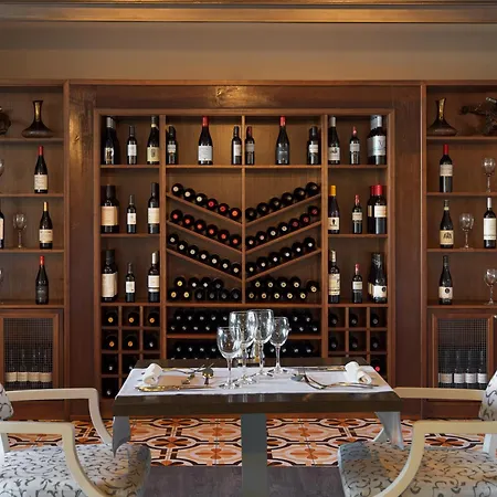 Boutique H10 White - Adults Only מלון 4*